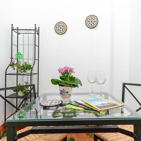 Anna - Triana Apartment เซบีญา ภายนอก รูปภาพ