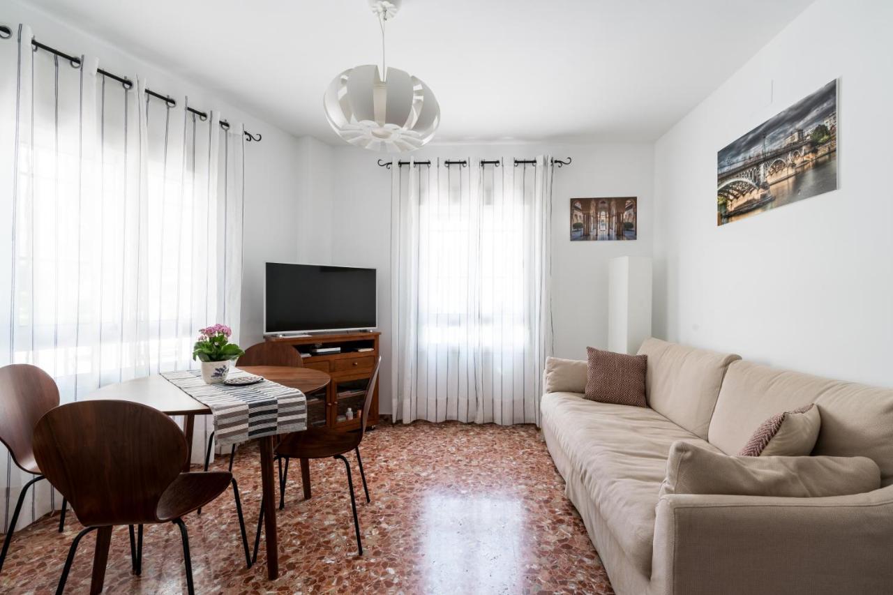 Anna - Triana Apartment เซบีญา ภายนอก รูปภาพ