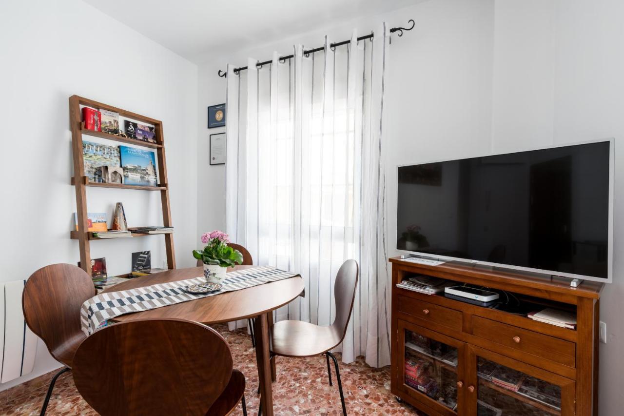 Anna - Triana Apartment เซบีญา ภายนอก รูปภาพ