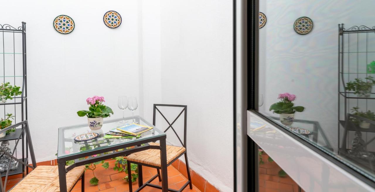 Anna - Triana Apartment เซบีญา ภายนอก รูปภาพ