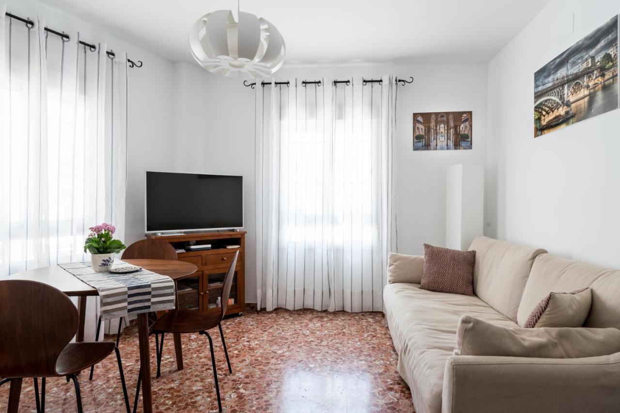Anna - Triana Apartment เซบีญา ภายนอก รูปภาพ