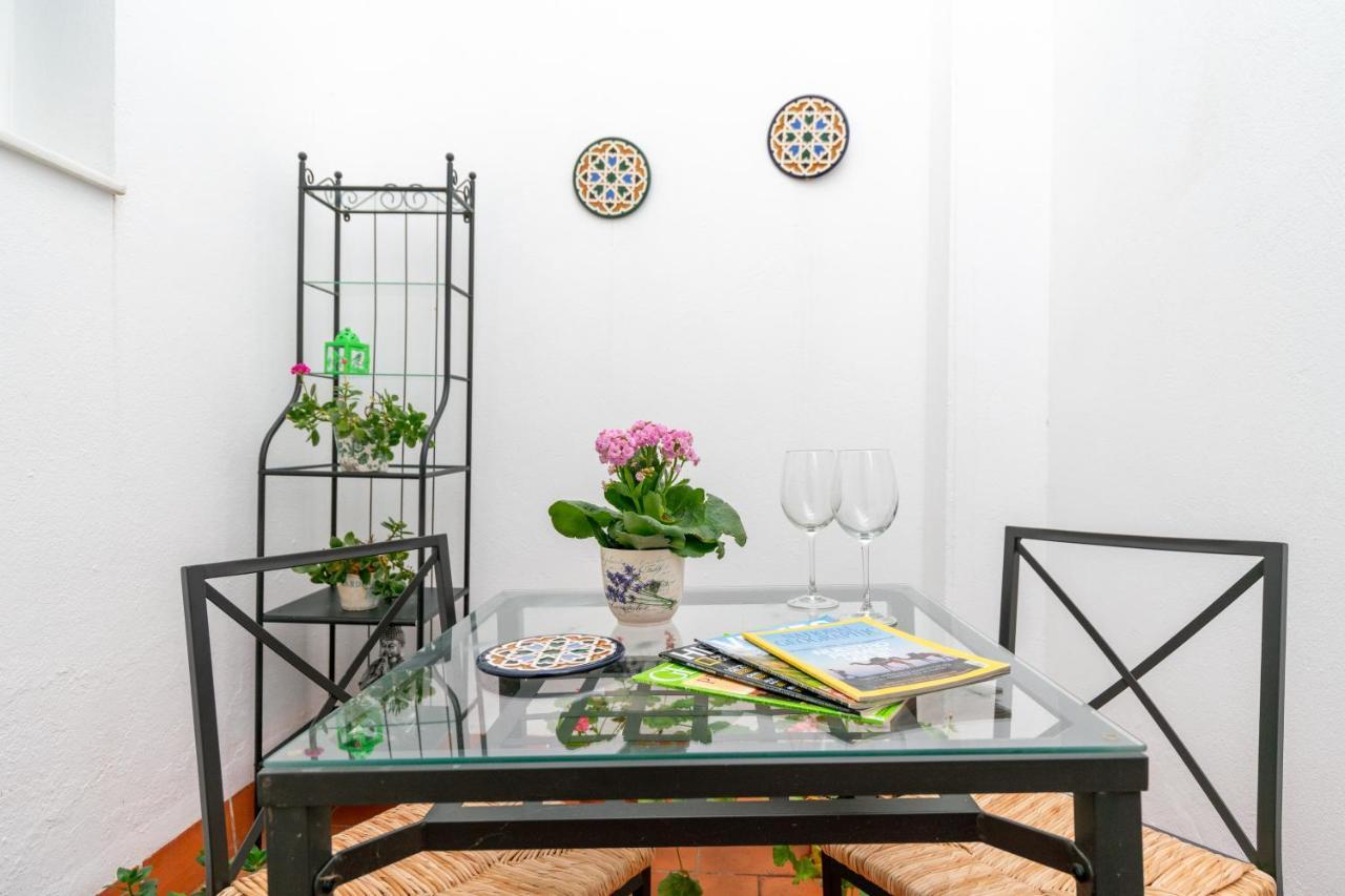 Anna - Triana Apartment เซบีญา ภายนอก รูปภาพ